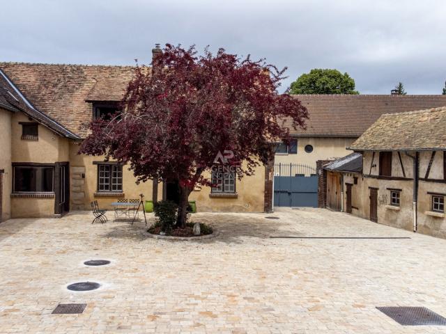 Maison 10 pièces 760 m²