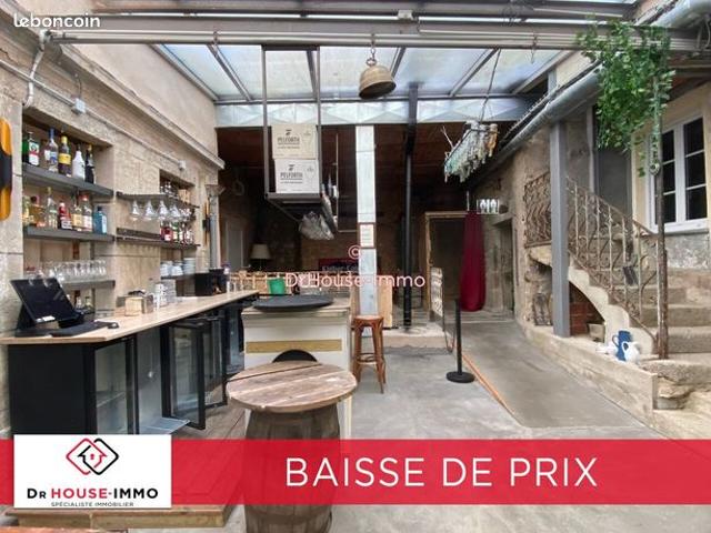 Maison 10 pièces 700 m²