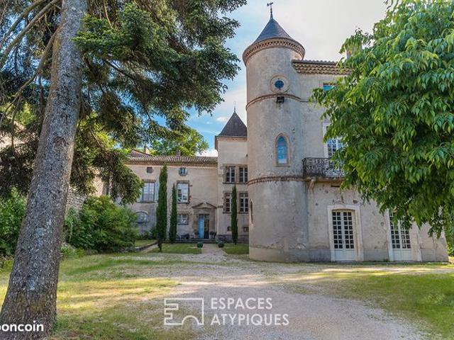 Maison 10 pièces 870 m²