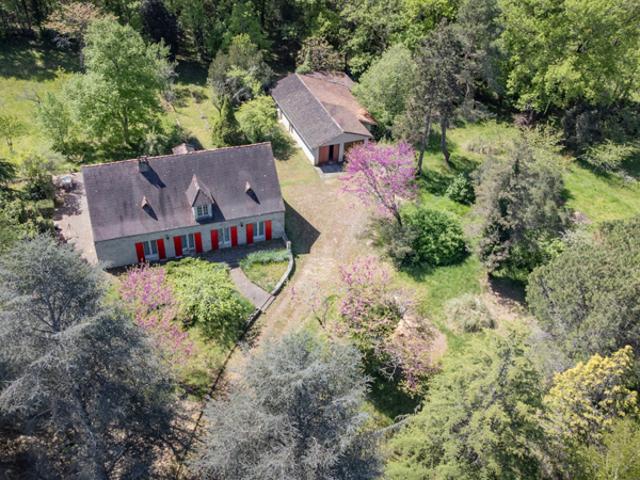 Maison +/ 114 m2, plein pied, 3chambres, garage, atelier, 2.5ha terrain