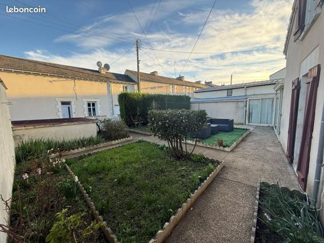 Maison 110m² 3 chambres, jardin, garage, quartier Chilvert