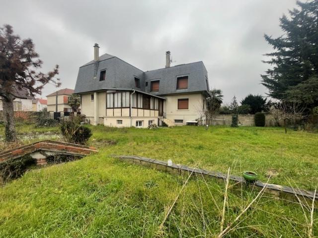 Maison 11 pièce s 289 m2