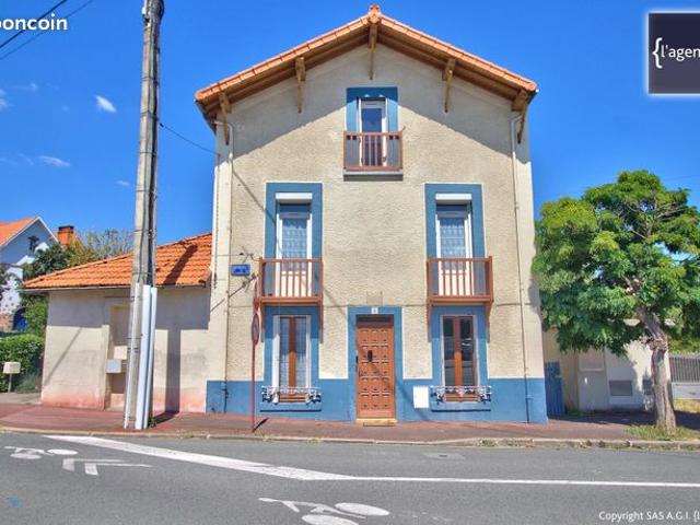 Maison 11 pièces 176 m²