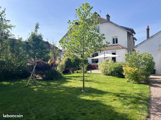 Maison 11 pièces 160 m²