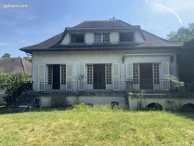 Maison 11 pièces 162 m²