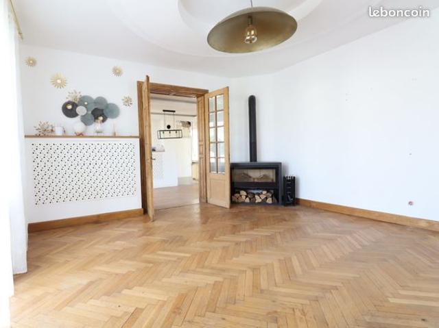 Maison 11 pièces 200 m²