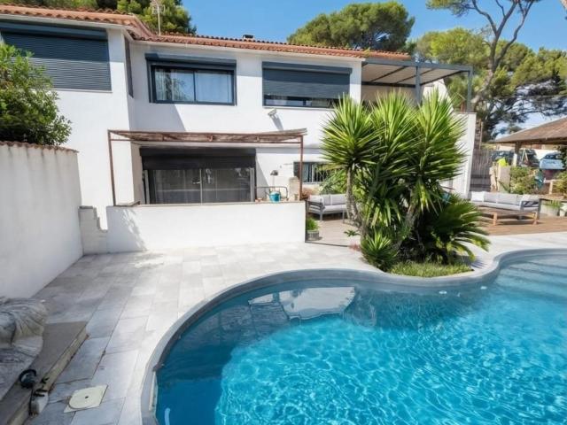 Maison 11 pièces 171 m²