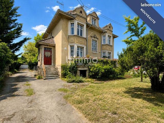 Maison 11 pièces 176 m²