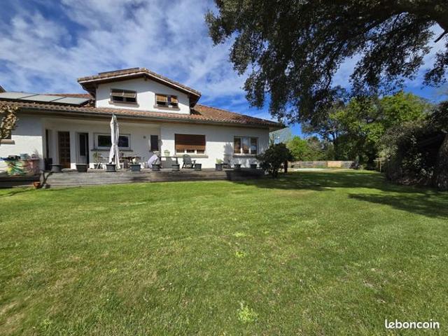 Maison 11 pièces 180 m²