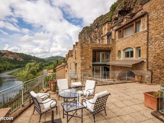 Maison 11 pièces 197 m²