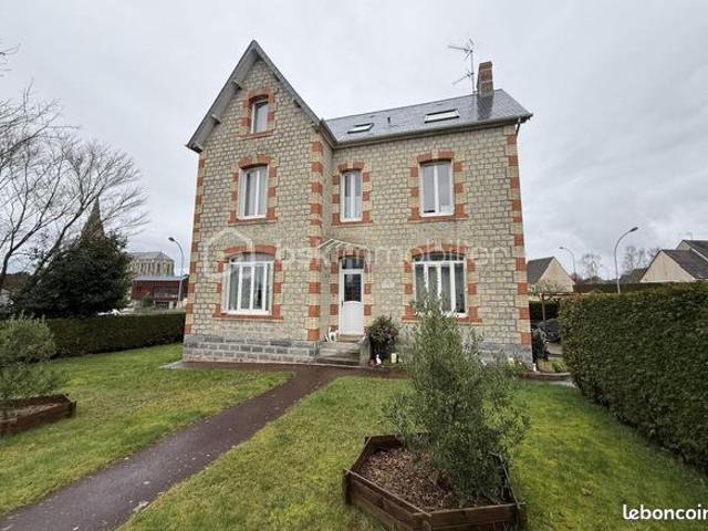 Maison 11 pièces 195 m²