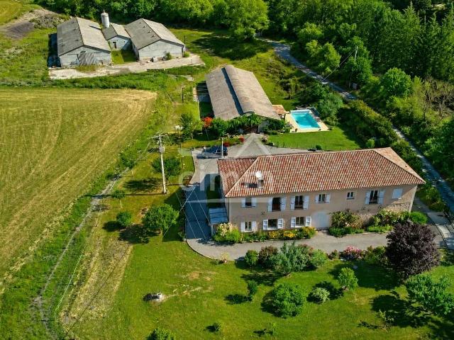 Maison 11 pièces 195 m²