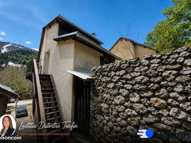 Maison 11 pièces 198 m²