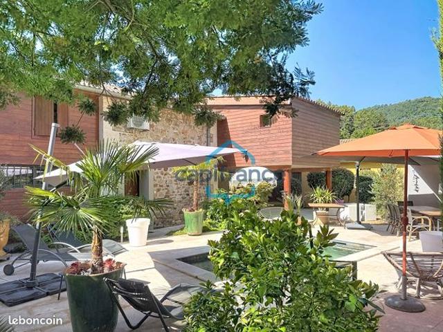 Maison 11 pièces 434 m²