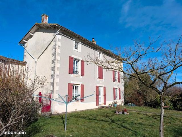 Maison 11 pièces 243 m²