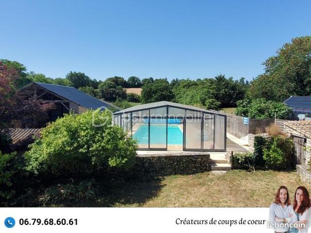 Maison 11 pièces 243 m²