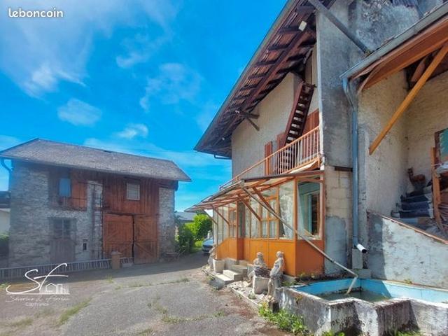 Maison 11 pièces 240 m²
