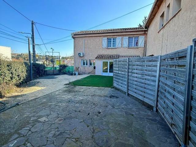 Maison 11 pièces 240 m²