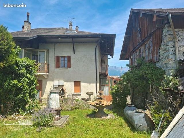 Maison 11 pièces 240 m²
