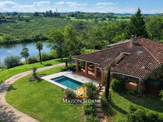Maison 11 pièces 240 m²