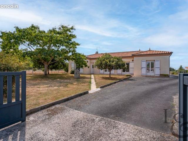 Maison 11 pièces 240 m²