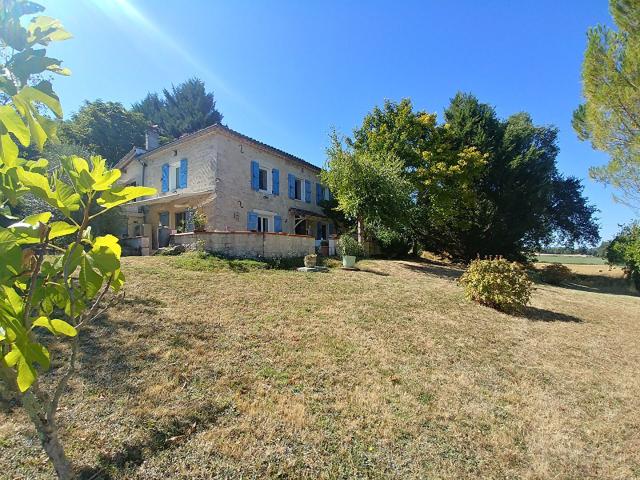 Maison 11 pièces 240 m²