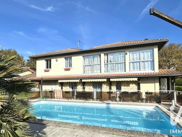 Maison 11 pièces 241 m²