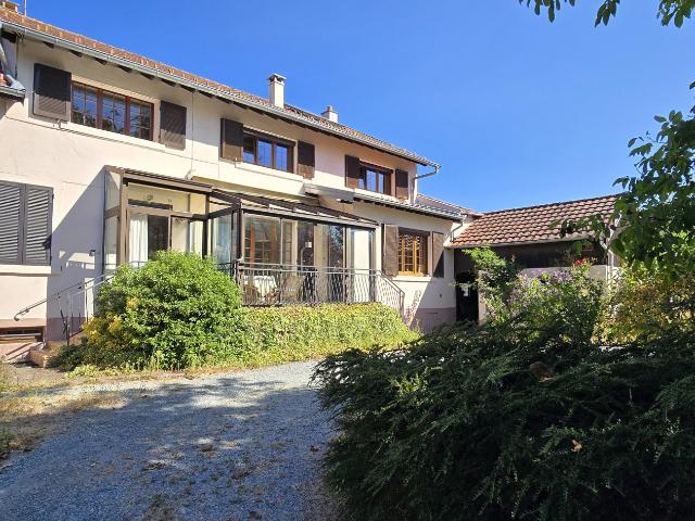 Maison 11 pièces 242 m²