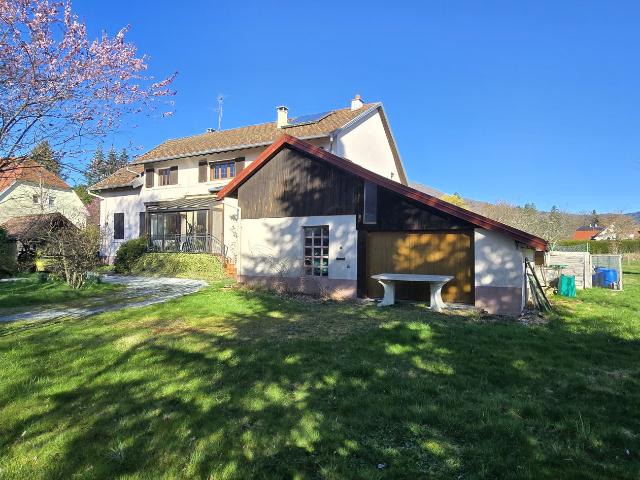 Maison 11 pièces 242 m²