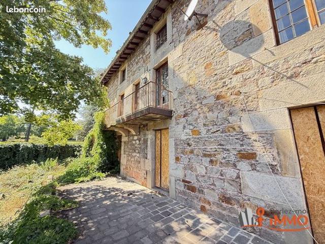 Maison 11 pièces 247 m²