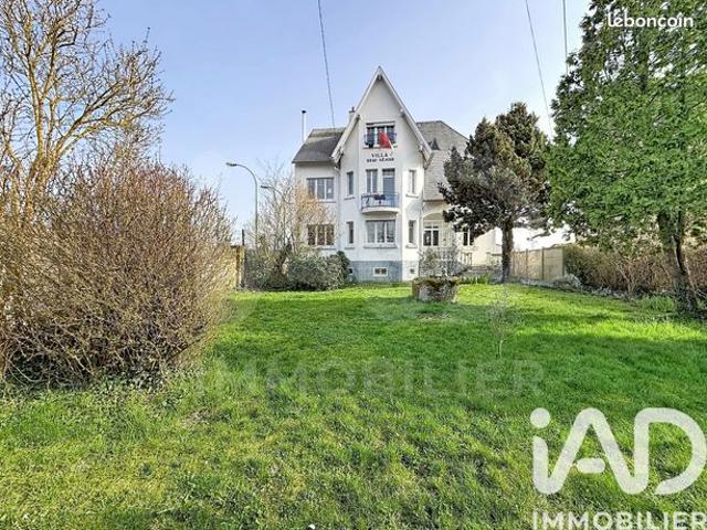 Maison 11 pièces 244 m²