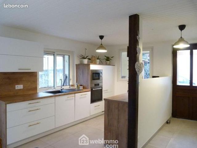 Maison 11 pièces 248 m²