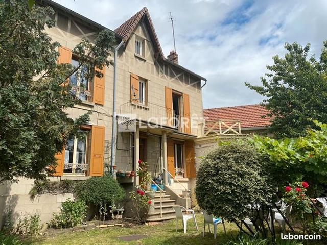 Maison 11 pièces 248 m²