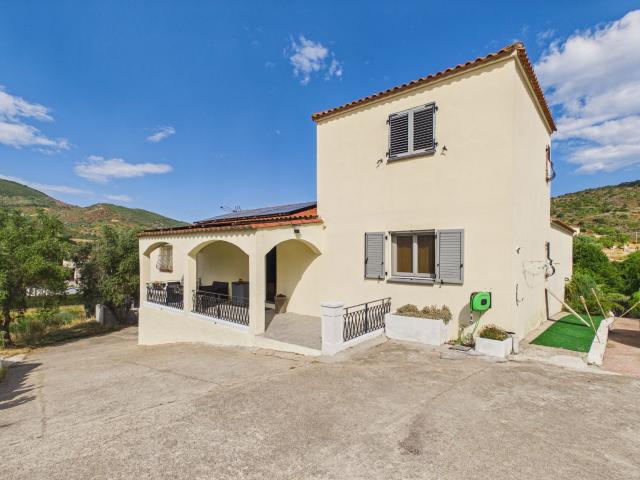 Maison 11 pièces 253 m²