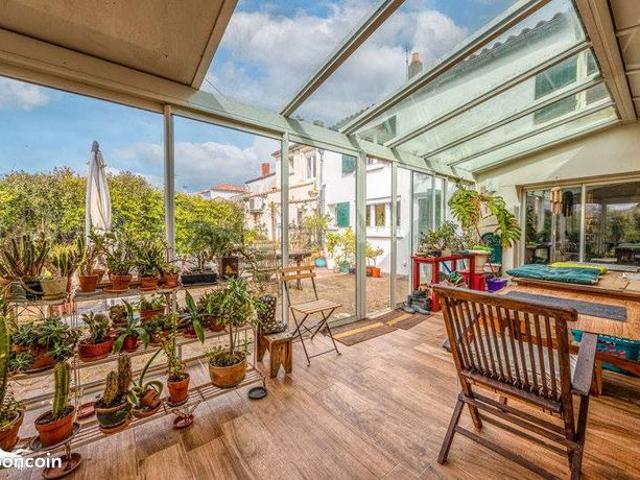 Maison 11 pièces 250 m²