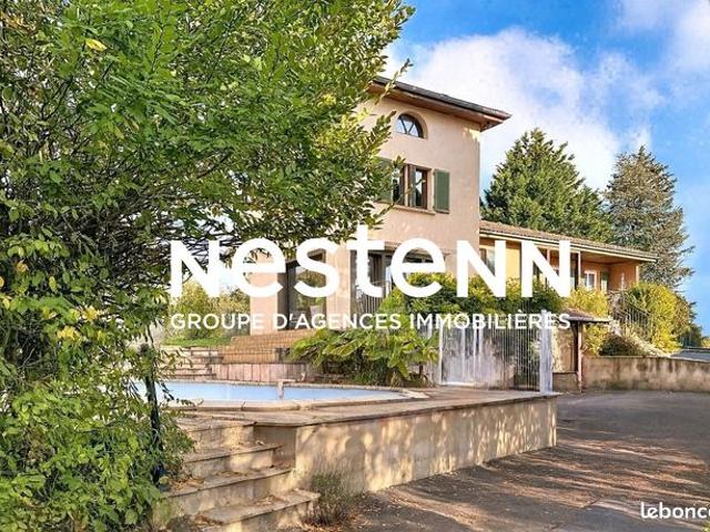 Maison 11 pièces 250 m²