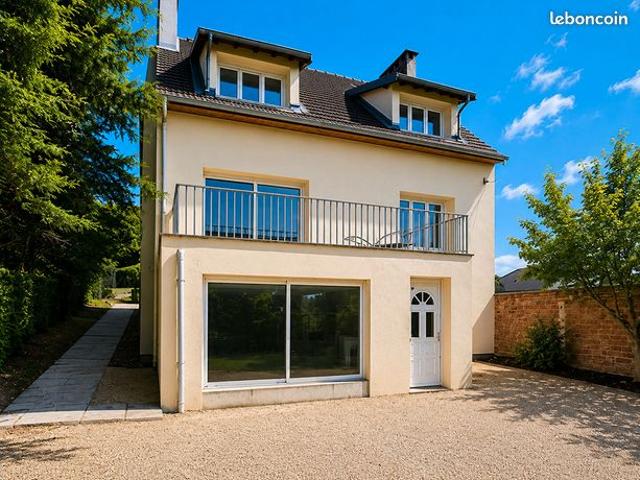 Maison 11 pièces 250 m²