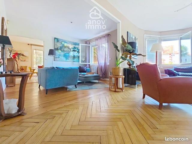Maison 11 pièces 250 m²