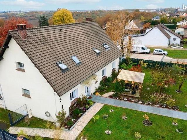Maison 11 pièces 252 m²