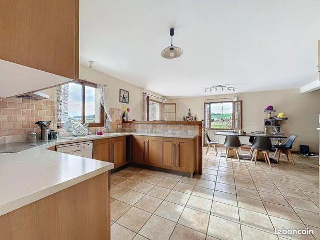 Maison 11 pièces 257 m²