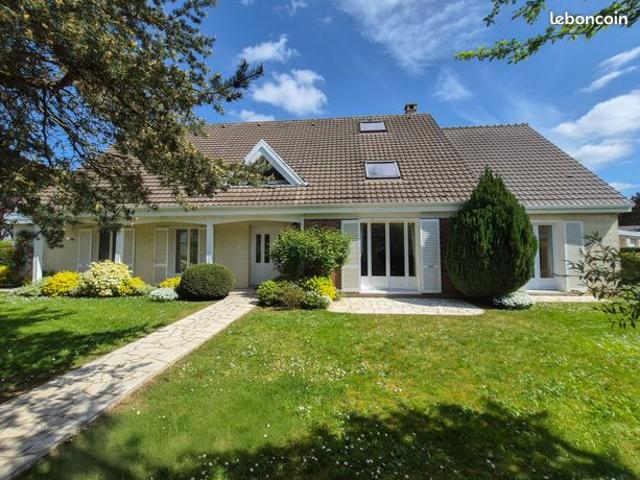 Maison 11 pièces 256 m²