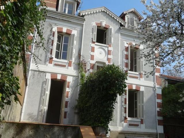 Maison 11 pièces 258 m²