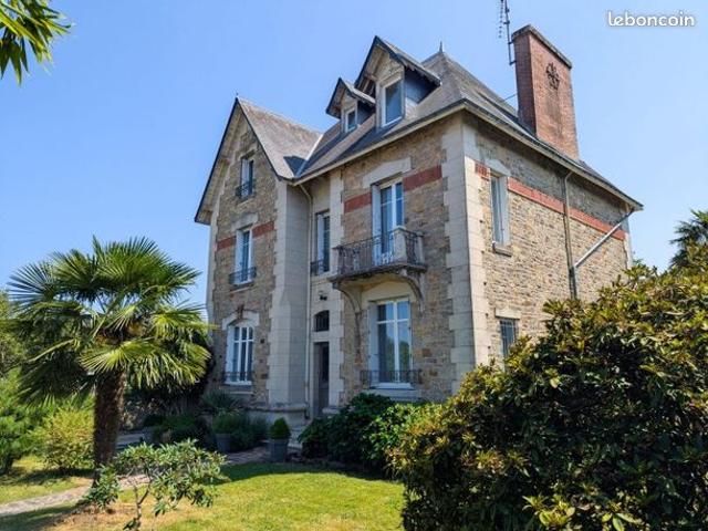 Maison 11 pièces 258 m²