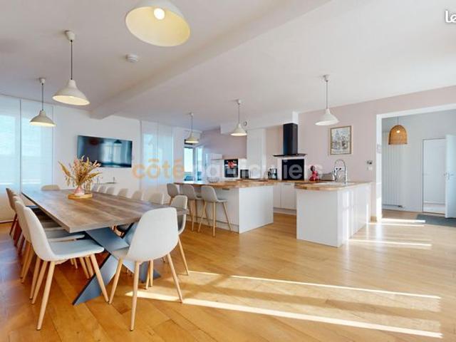Maison 11 pièces 259 m²
