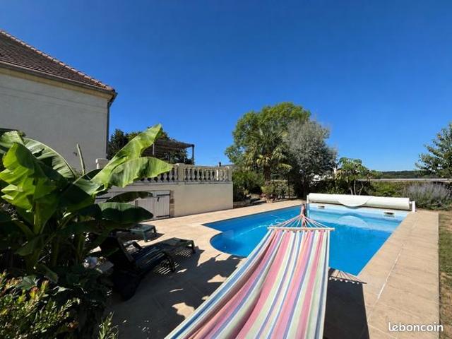 Maison 11 pièces 263 m²