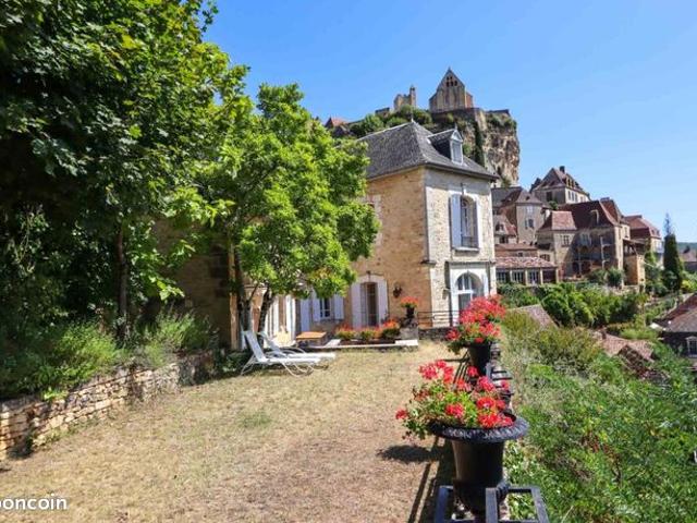 Maison 11 pièces 263 m²