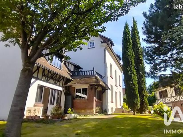 Maison 11 pièces 263 m²