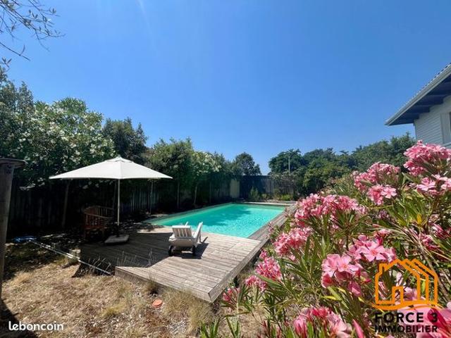 Maison 11 pièces 260 m²