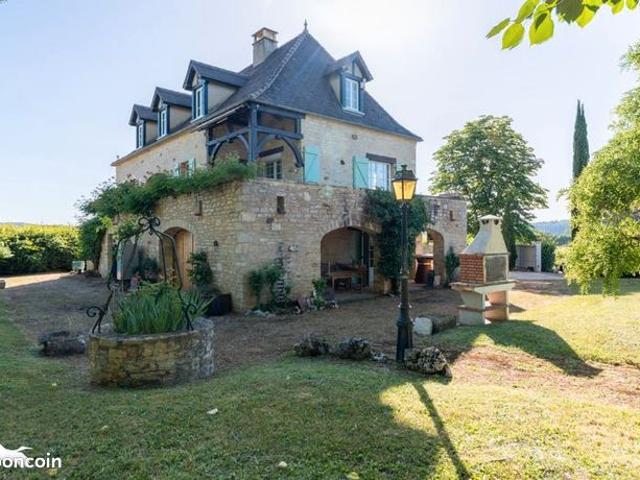 Maison 11 pièces 260 m²