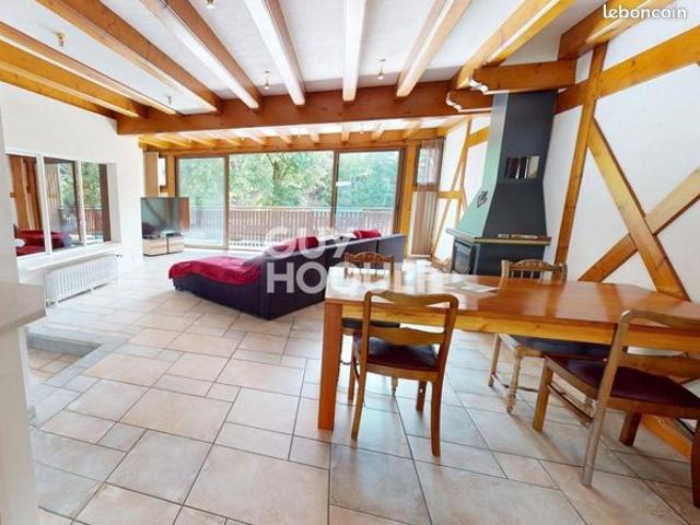Maison 11 pièces 260 m²